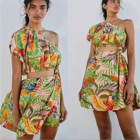 New! Farm rio medium mackaw leaves one shoulder mini dress with pockets.